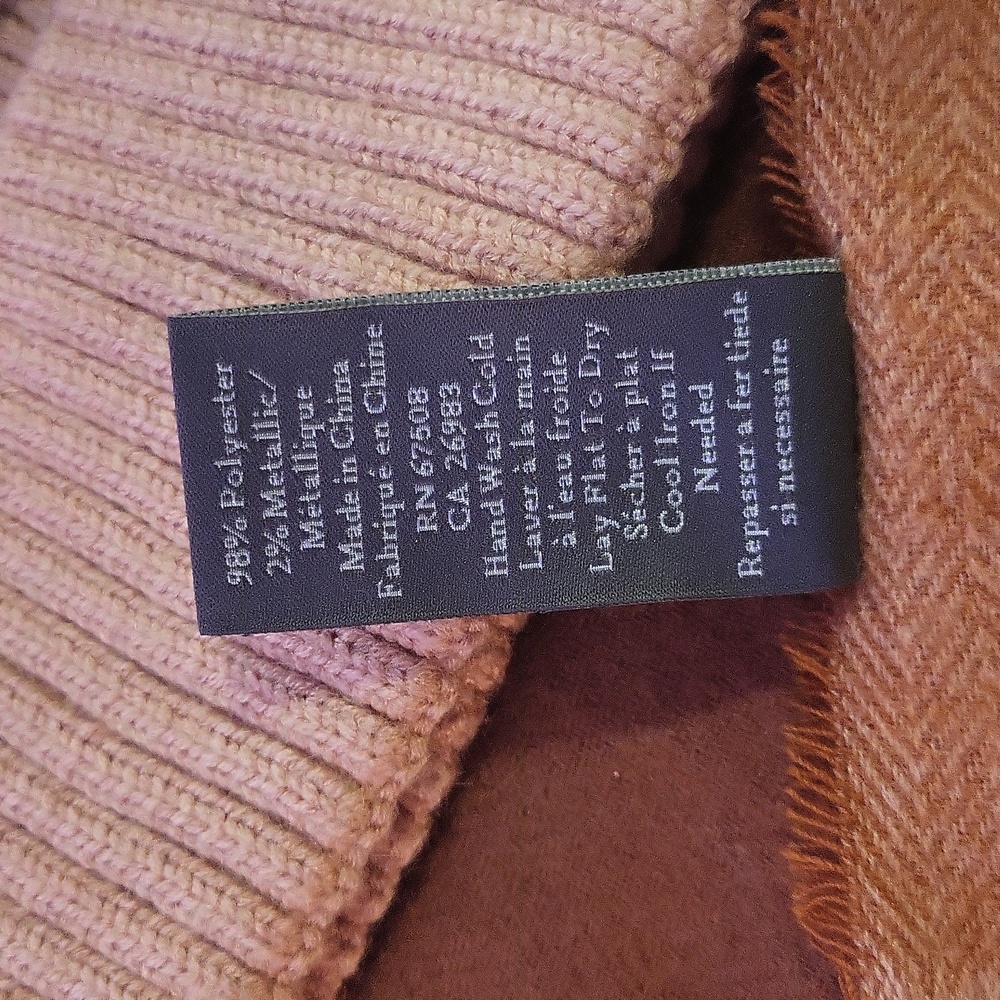 Vince Camuto hat and scarf set - Picture 4 of 6